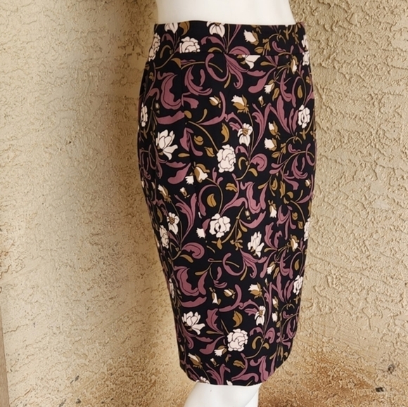 Ann Taylor LOFT  Black & Mauve Plum Floral Vine Print Preppy Pencil Skirt‎ - Picture 5 of 7
